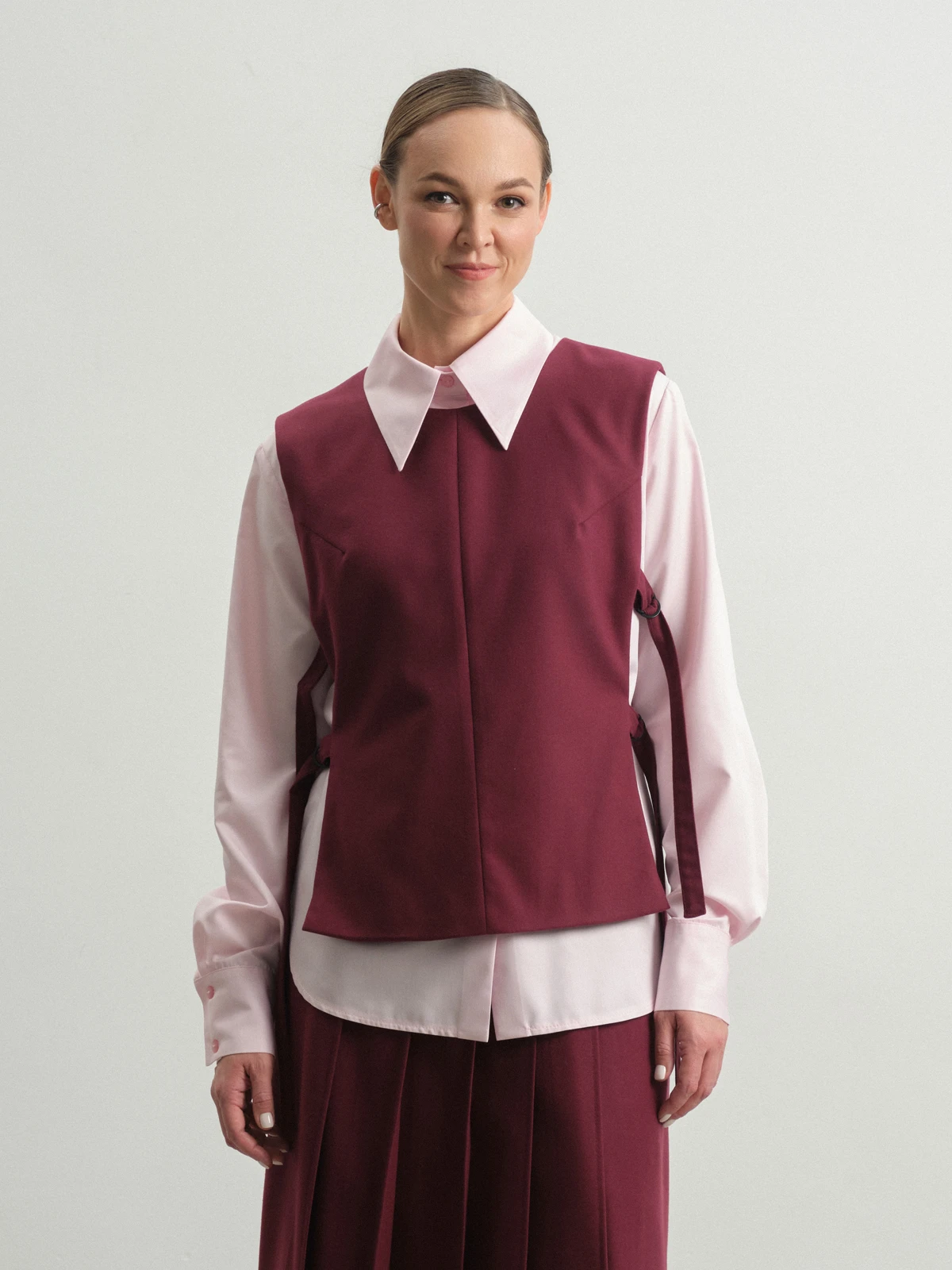 Жилет с поясами на кольцах Tulip