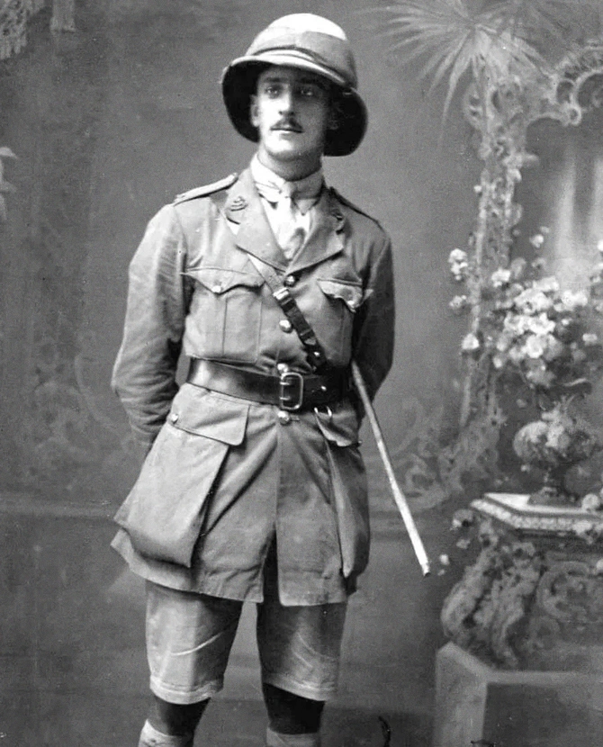 костюм колонизатора.jpg