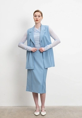 Голубая юбка с вытачками