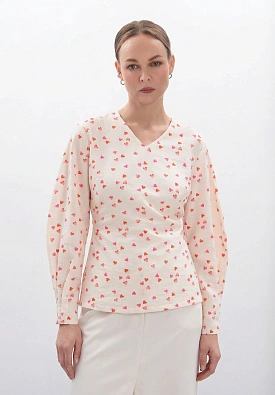 Молочная блуза с принтом