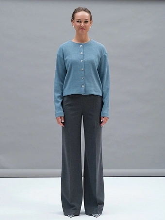 Серые расклешенные брюки