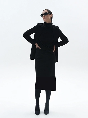 Черная базовая юбка