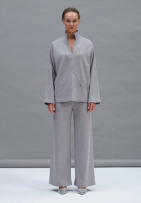 Серые трикотажные брюки