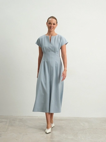 Голубое приталенное платье Allure