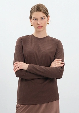Шоколадный утепленный лонгслив в рубчик