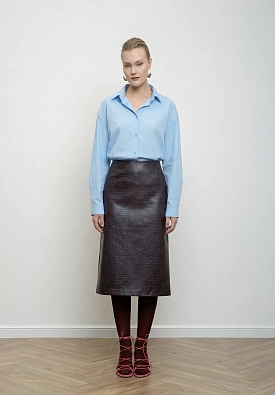 Вишневая юбка из экокожи