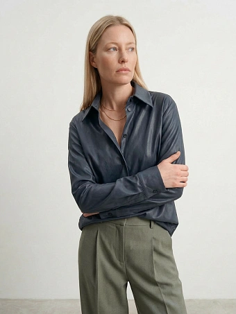 Синяя рубашка из экокожи