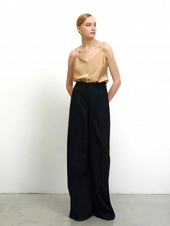 Атласный топ на бретелях золото