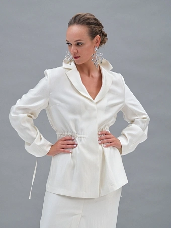 Белый жакет на кулиске Aurora