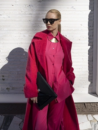 Розовое пальто кокон