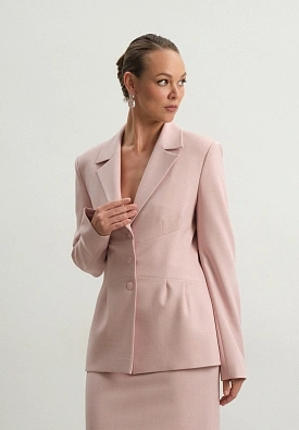 Розовый приталенный жакет Charm