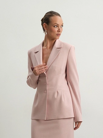 Розовый приталенный жакет Charm