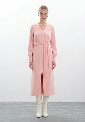 Розовое платье с поясом на кольцах