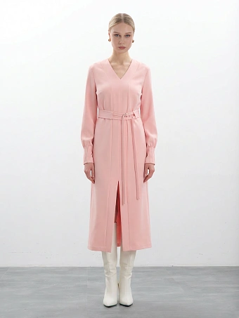 Розовое платье с поясом на кольцах