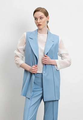 Удлиненный жилет с поясом