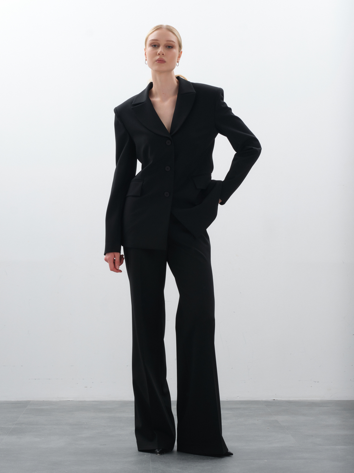 Расклешенные брюки black swan