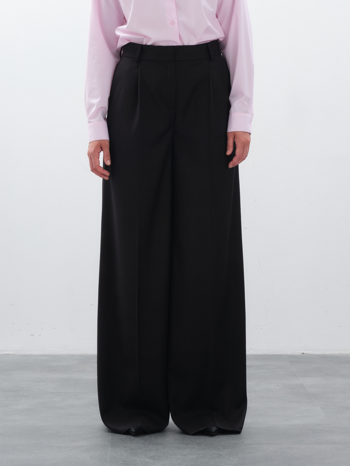 Широкие базовые черные брюки