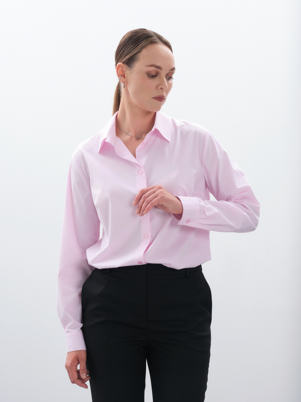 Классическая розовая рубашка