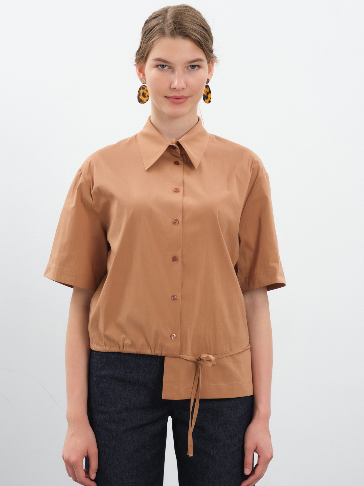 Коричневая блуза с асимметричным низом