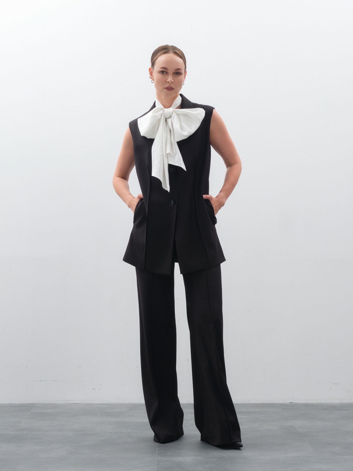 Расклешенные брюки со стрелками workflow