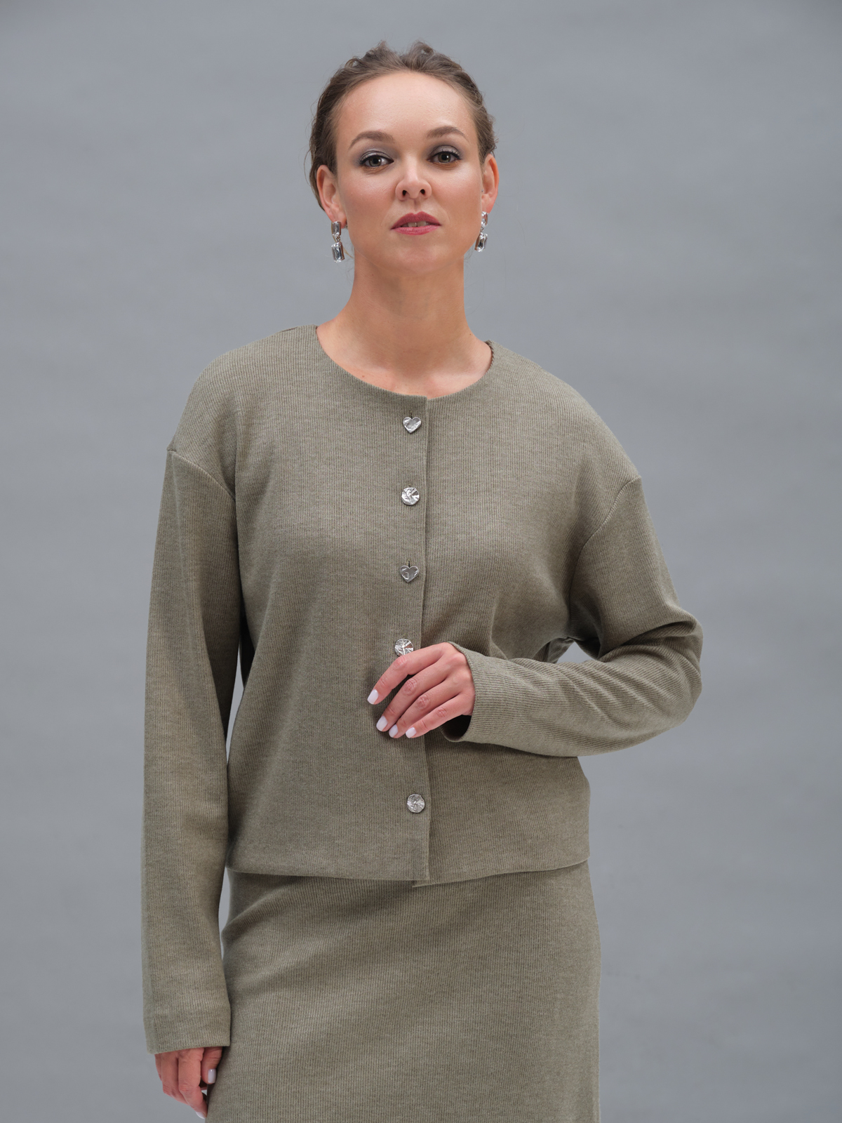 Оливковый трикотажный жакет