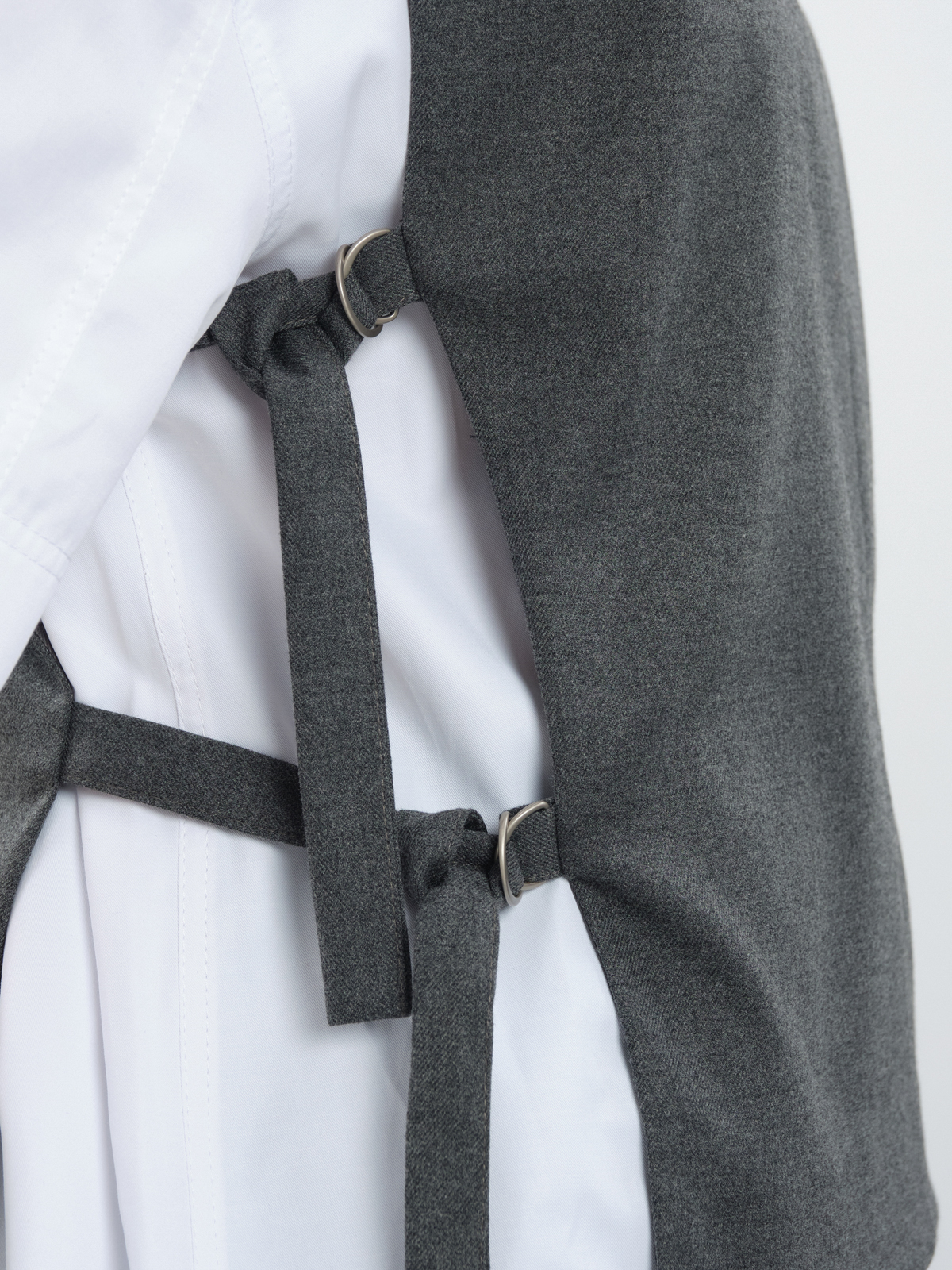 Жилет с поясами на кольцах