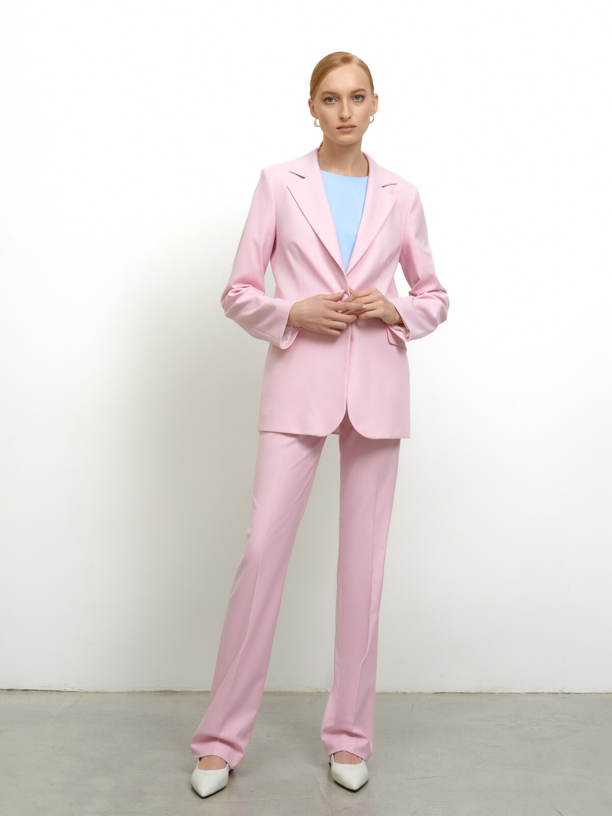 Длинные брюки в нежно-розовом цвете