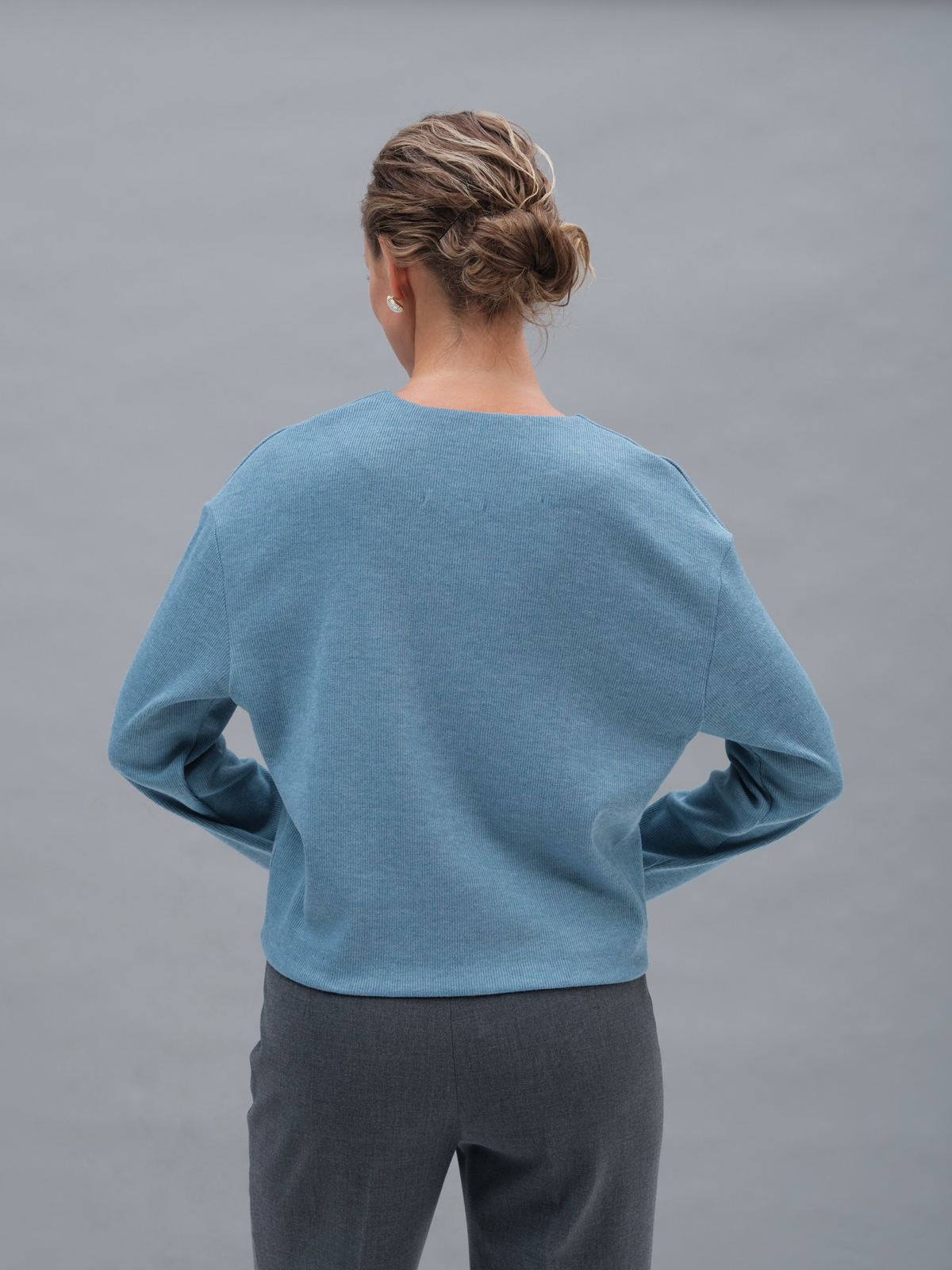 Голубой трикотажный жакет