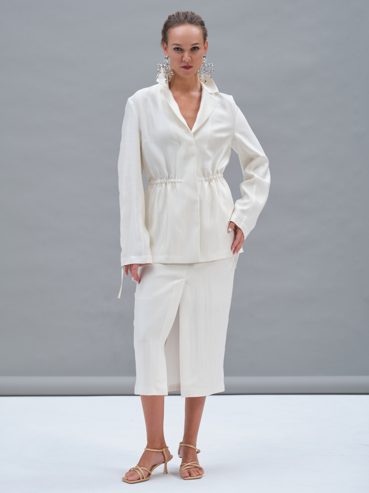 Белая прямая юбка Aurora