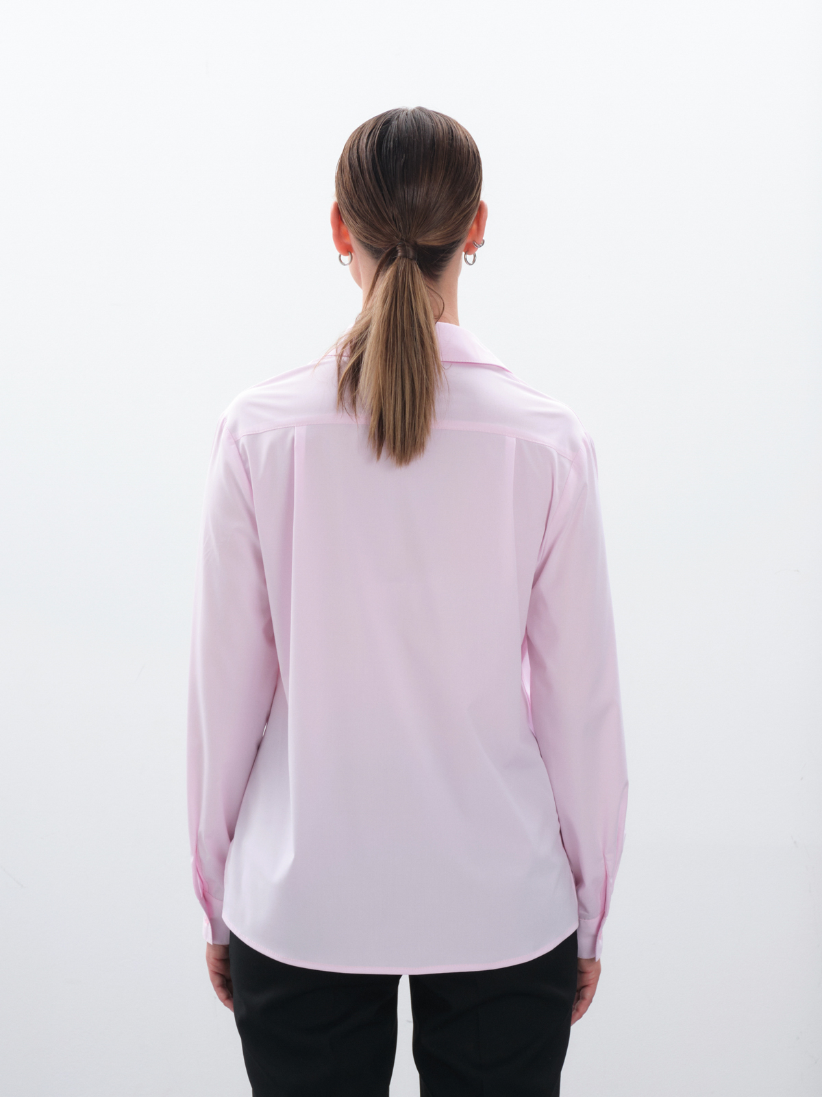 Классическая розовая рубашка