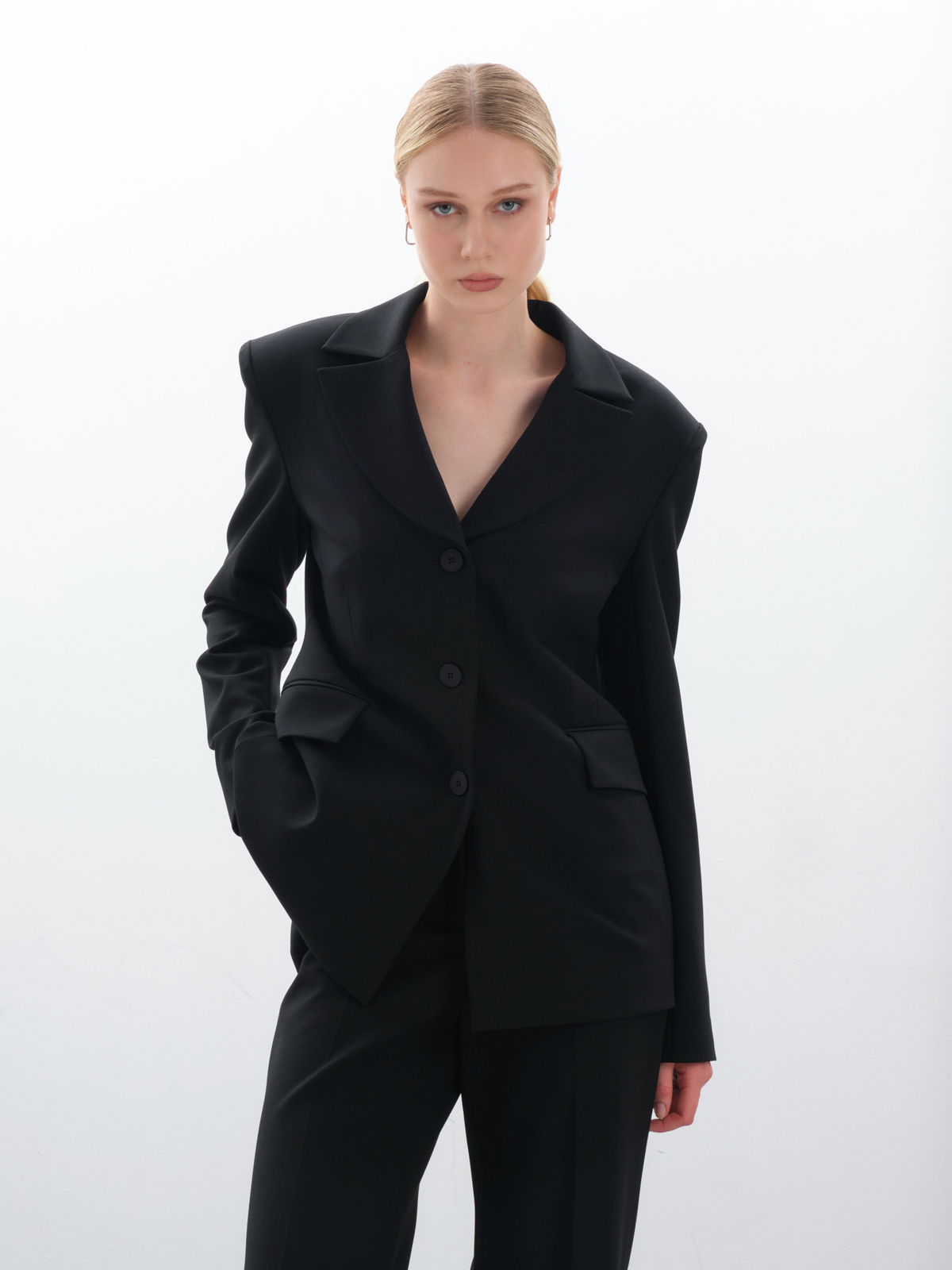 Черный силуэтный жакет black swan