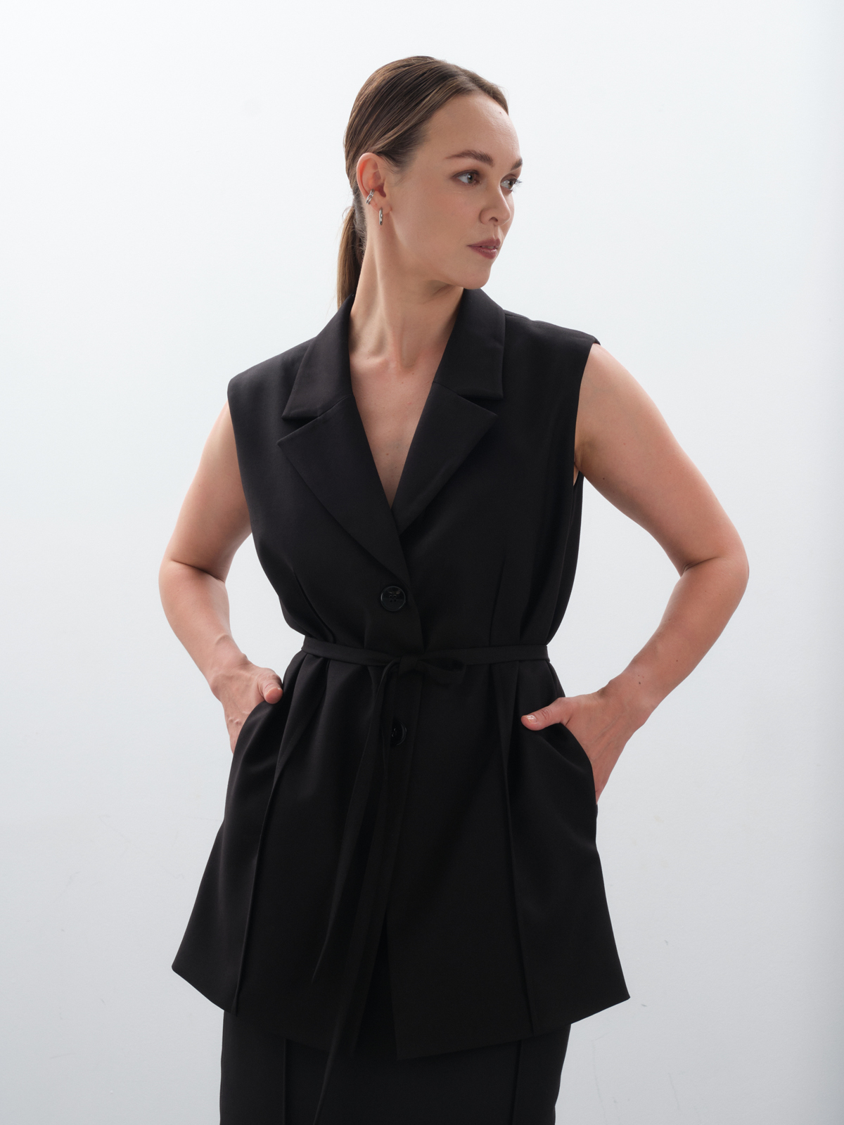 жилет женский, купить жилет женский, жилет женский удлиненный, черный жилет женский, жилет женский классический, жилетка женская, жилет женский офисный, удлиненный жилет с поясом, жилет под брюки женский, деловой жилет женский, жилет-пиджак женский без рукавов, костюмный жилет женский, купить черный удлиненный жилет, жилет-жакет женский, с чем носить удлиненный жилет, жилет на пуговицах с воротником, жилет как третий слой в одежде, жилет женский на голое тело, жилет платье