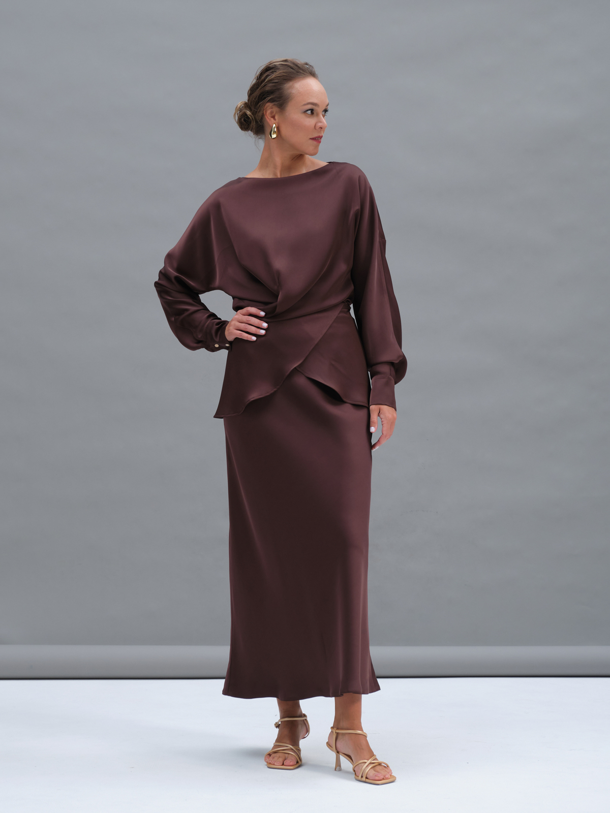 Шоколадная атласная юбка Gaia