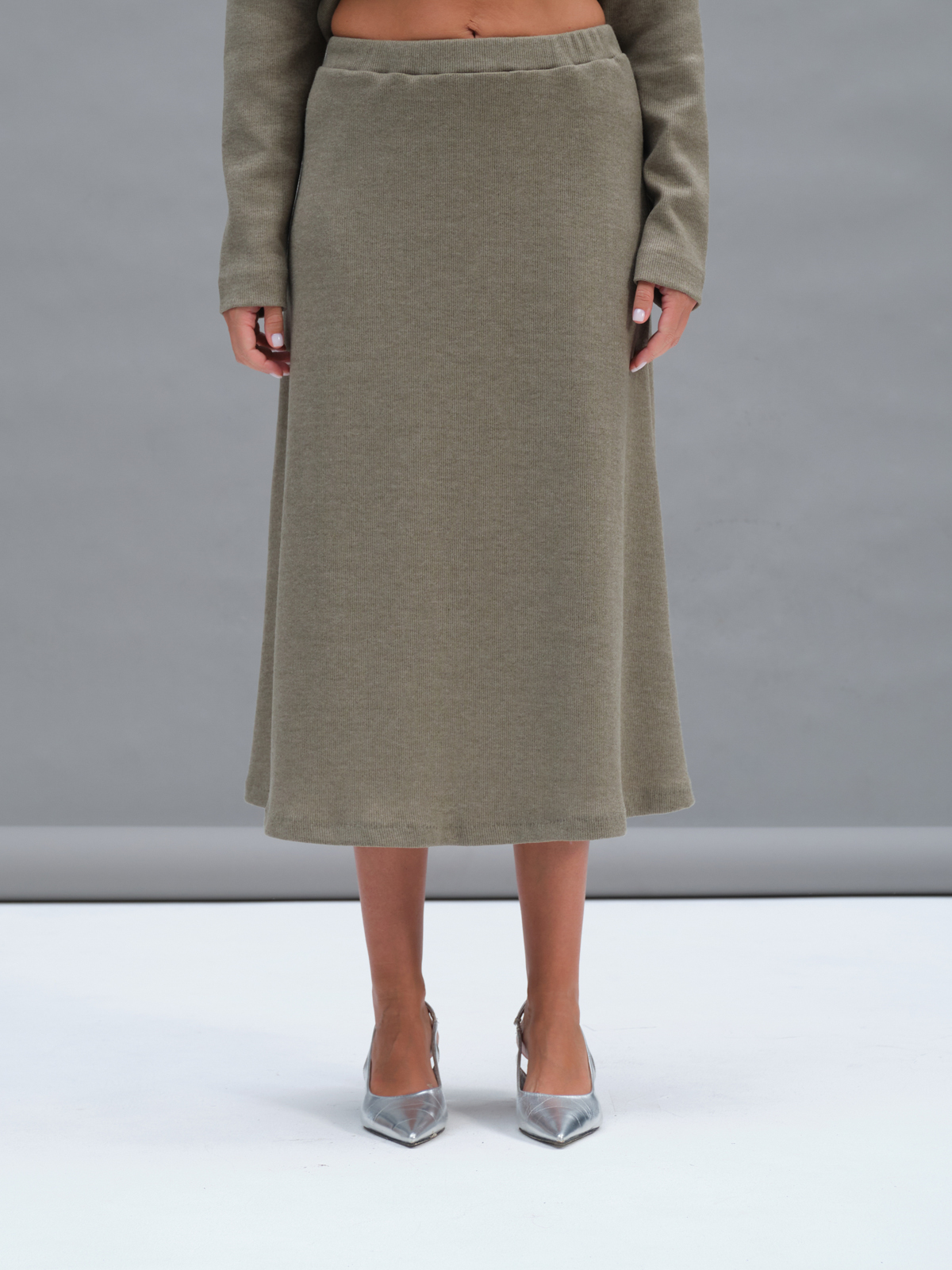 Оливковая трикотажная юбка