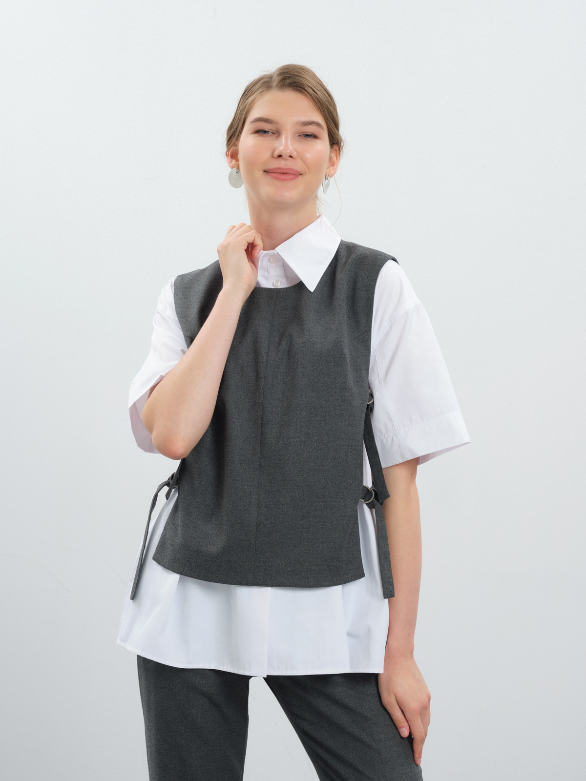 Жилет с поясами на кольцах