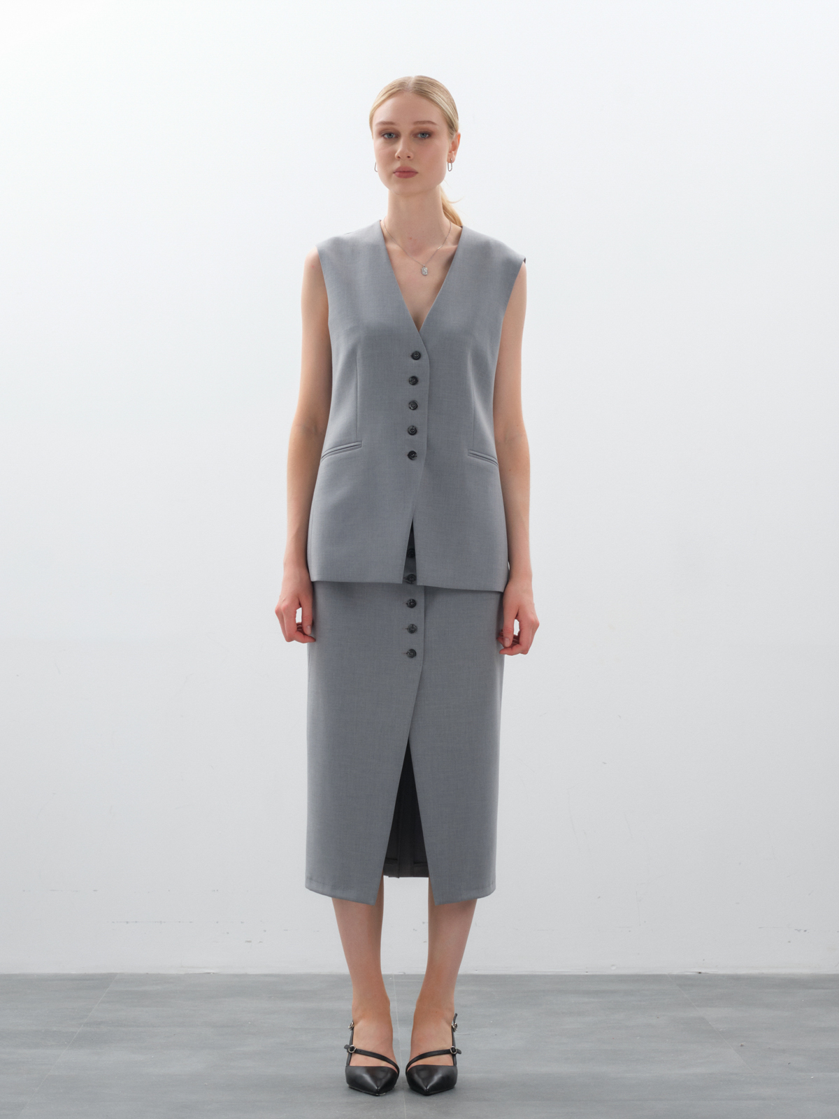 Серый удлиненный жилет strict