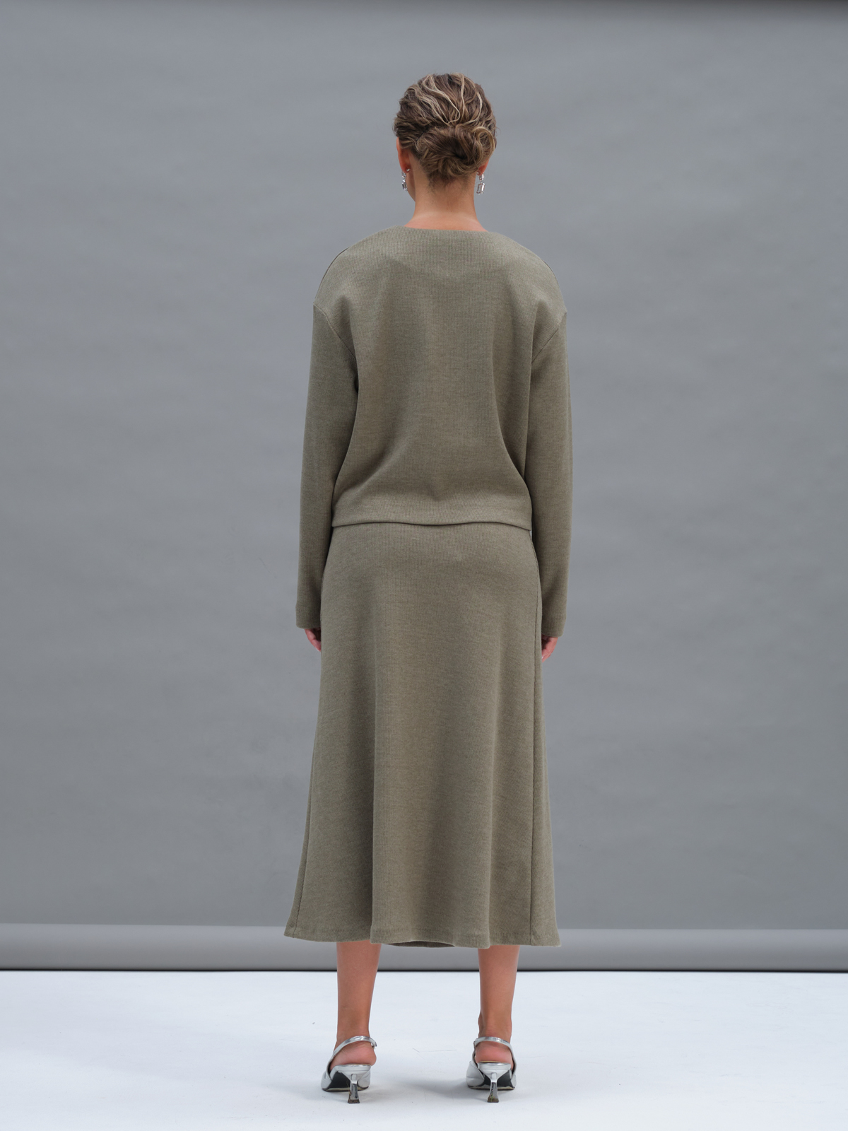 Оливковая трикотажная юбка