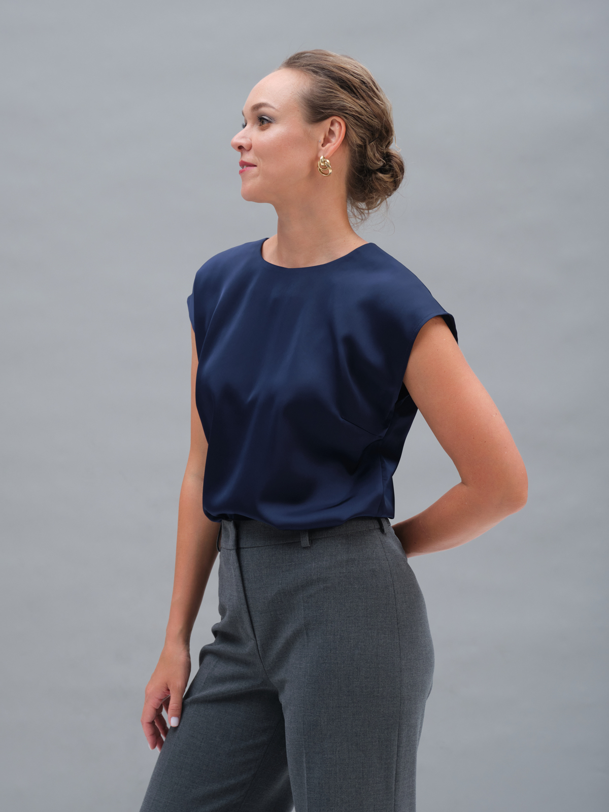 Синий атласный базовый топ