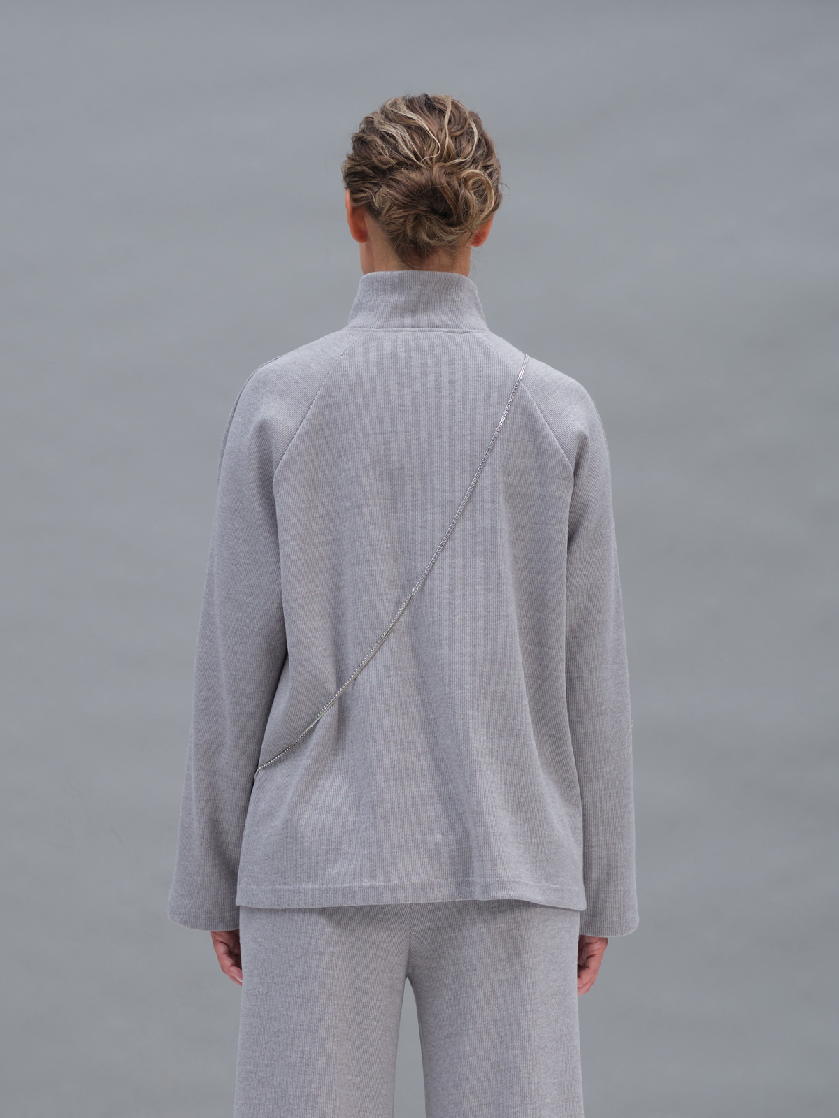 Серый трикотажный лонгслив-поло