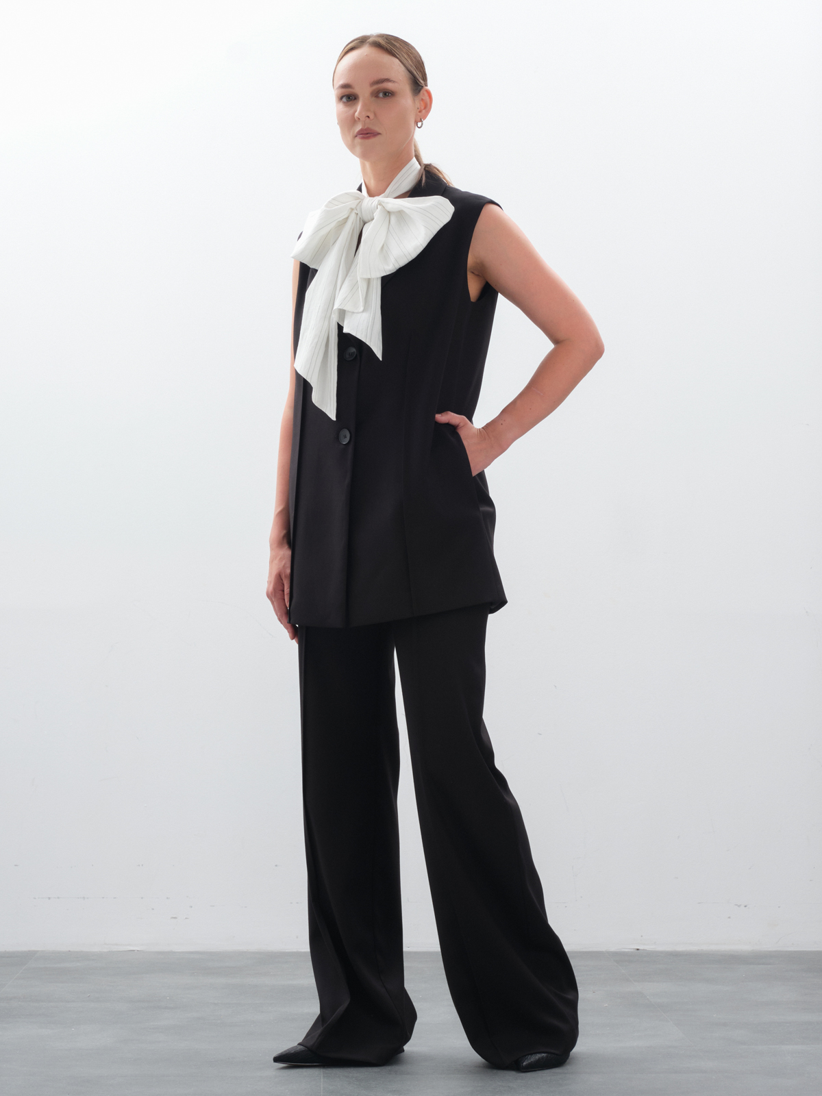 Расклешенные брюки со стрелками workflow