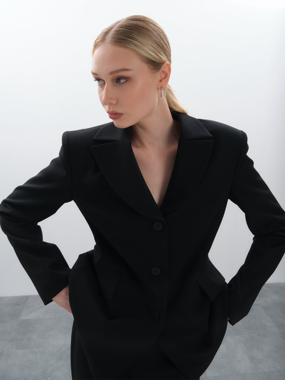 Черный силуэтный жакет black swan