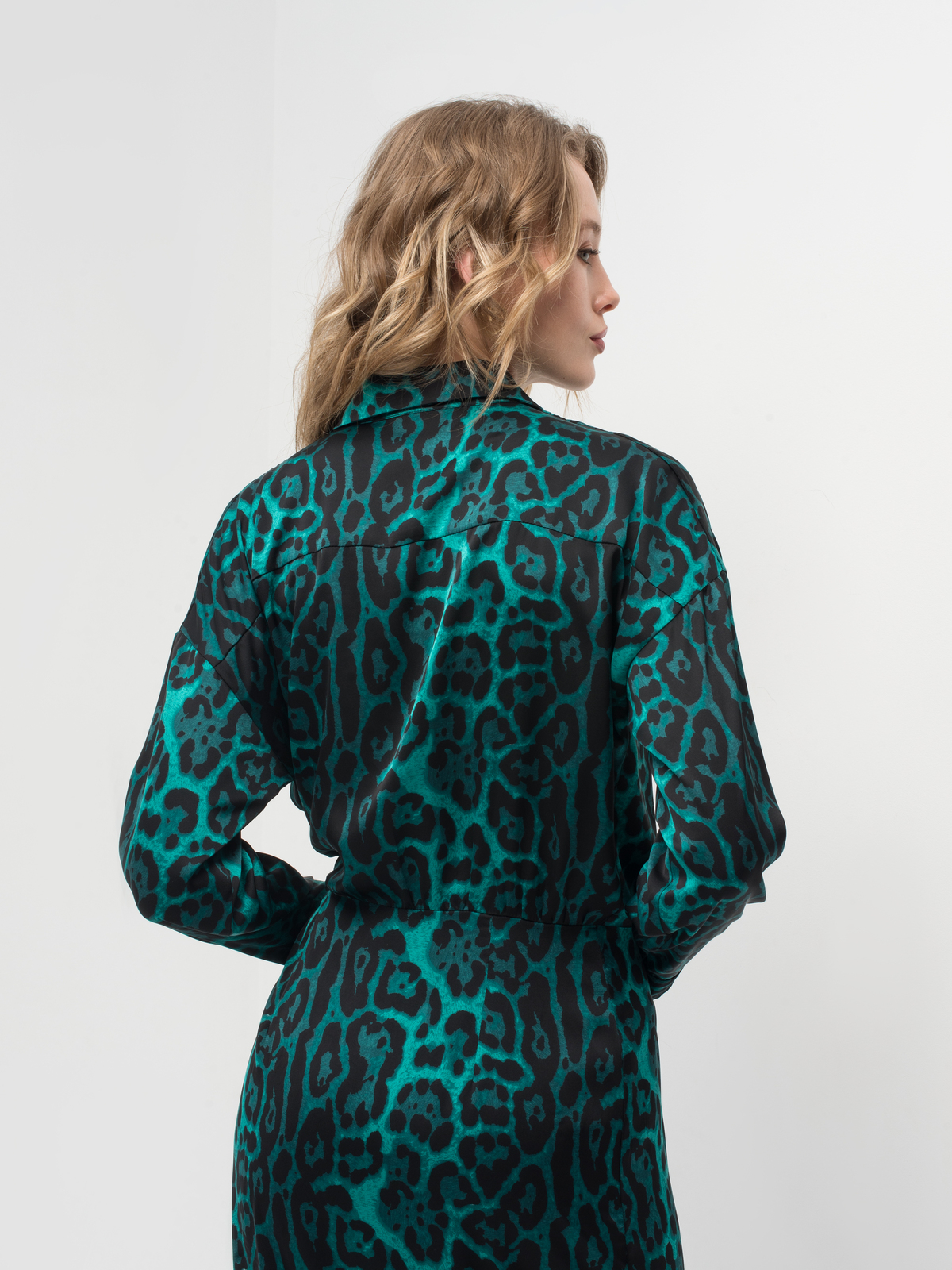 Изумрудное платье с принтом леопард