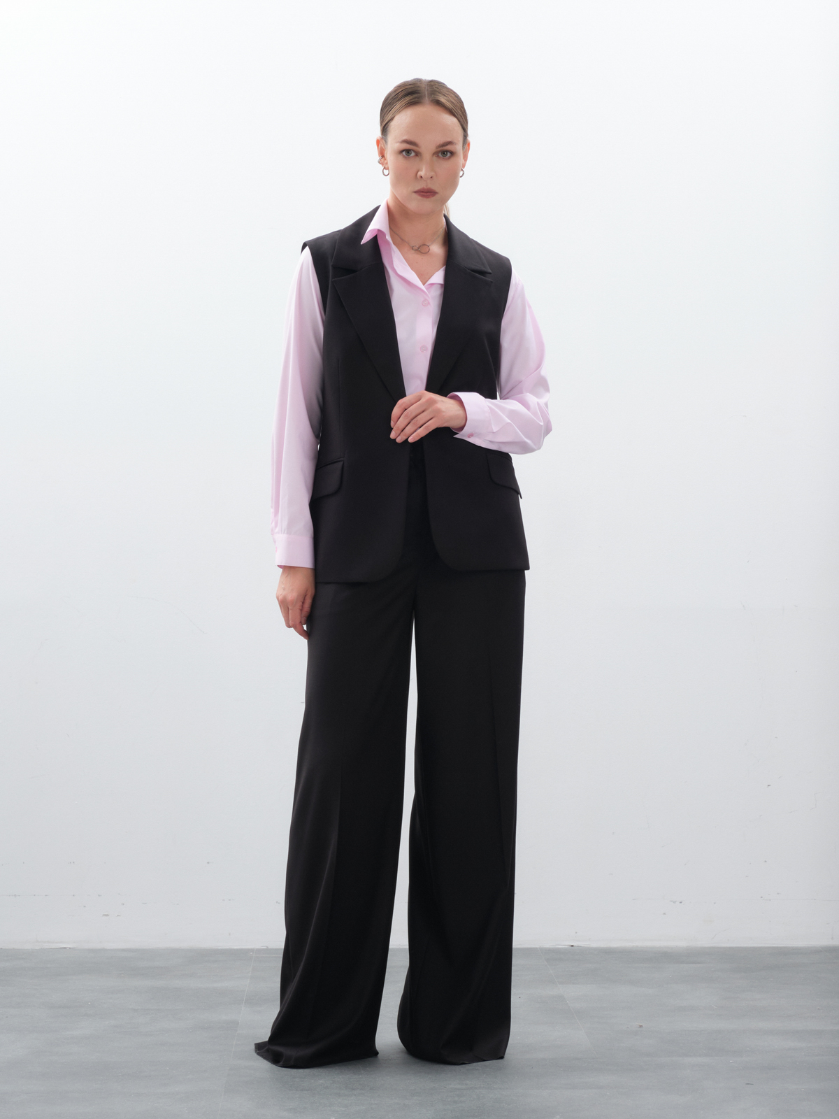 Широкие базовые черные брюки