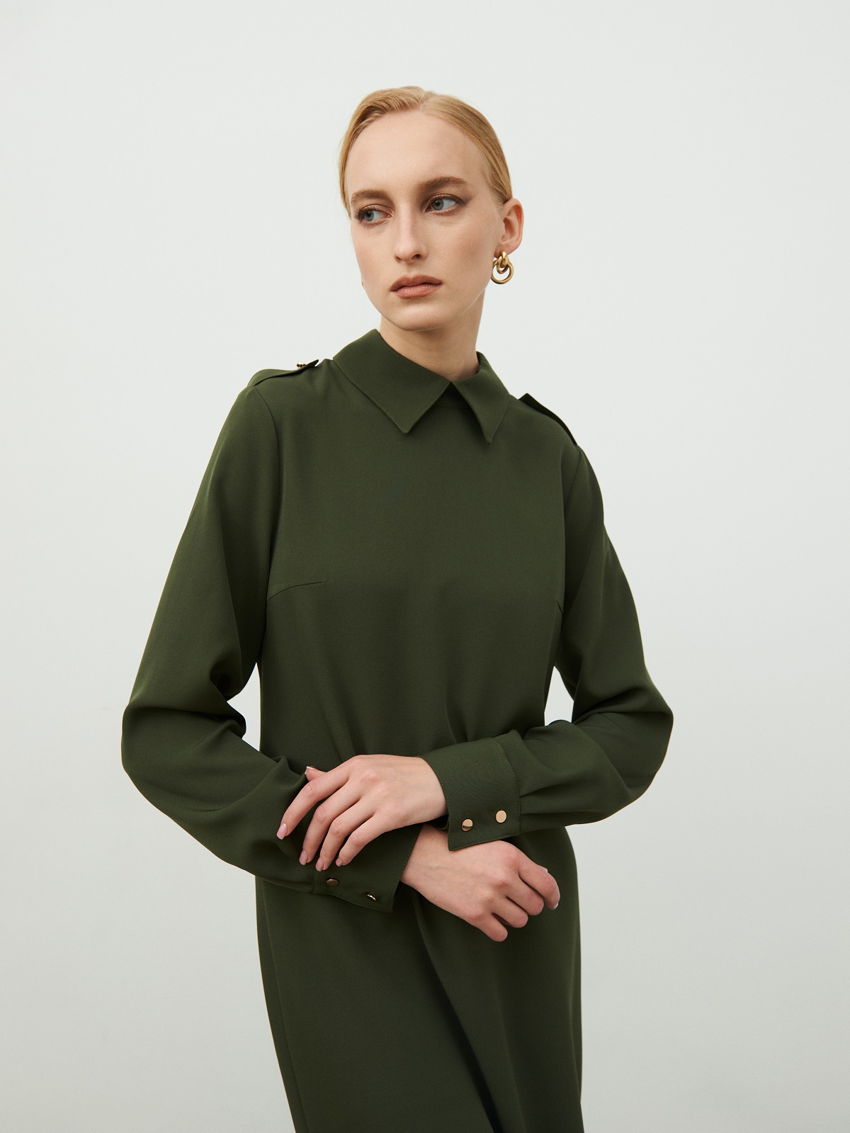 Зеленое платье с сумкой-поясом