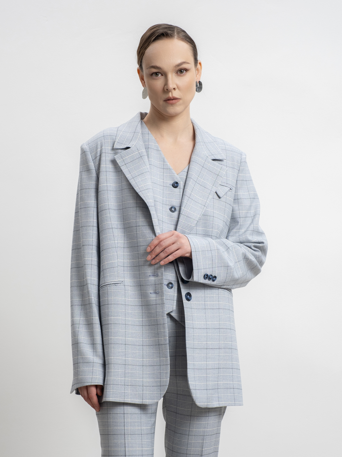 Голубой жакет в клетку