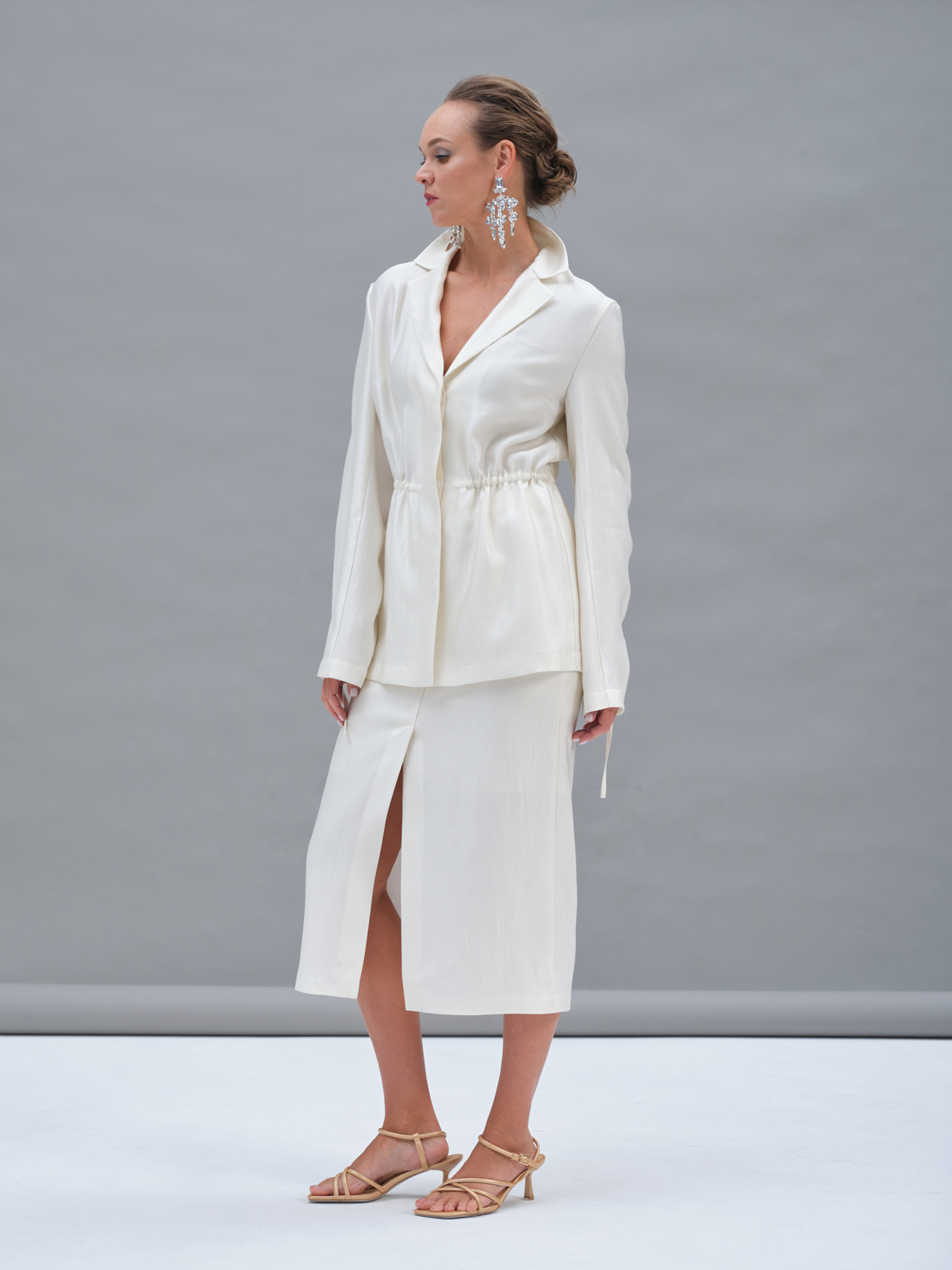 Белая прямая юбка Aurora