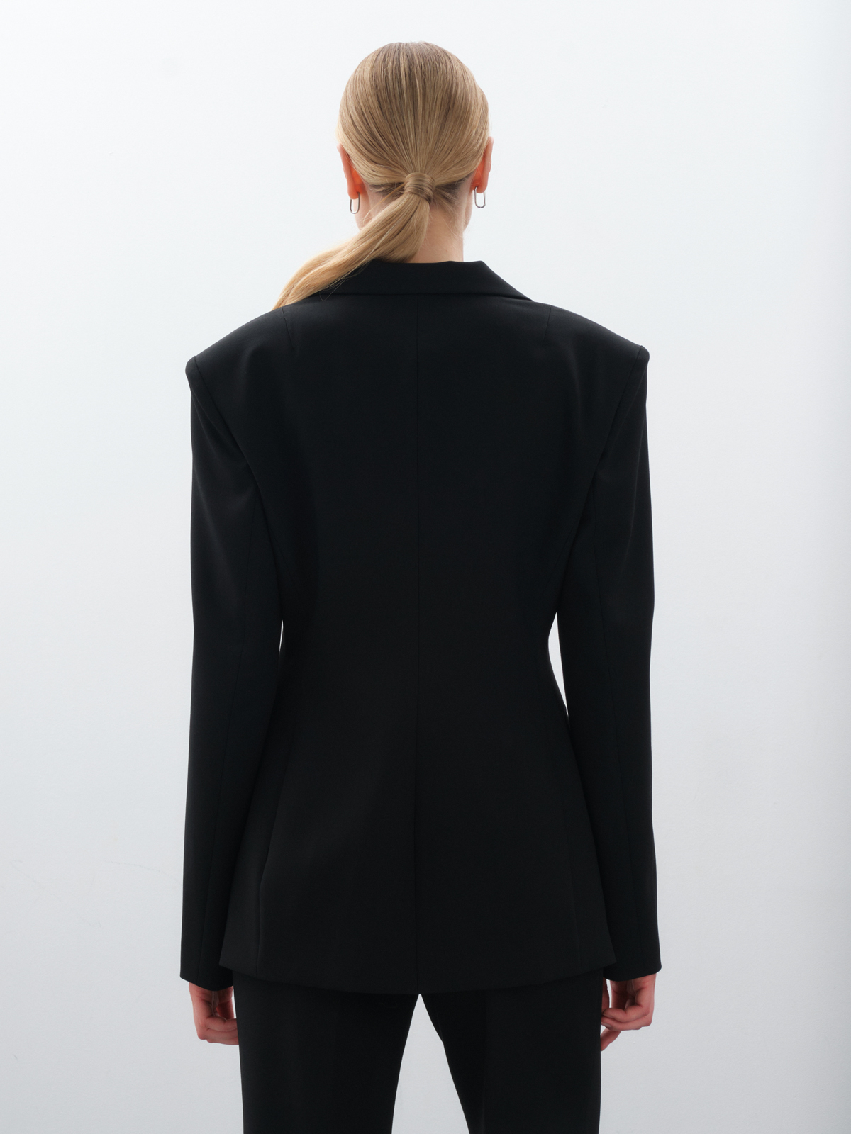 Черный силуэтный жакет black swan