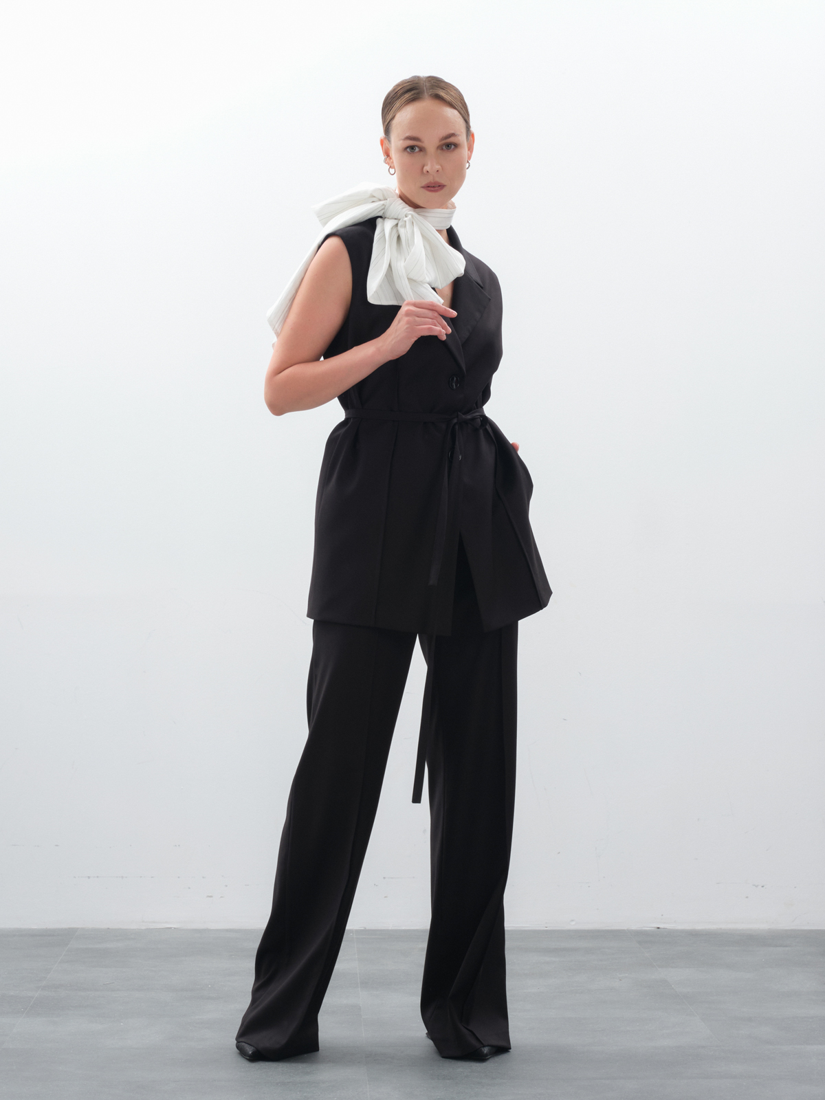 Расклешенные брюки со стрелками workflow