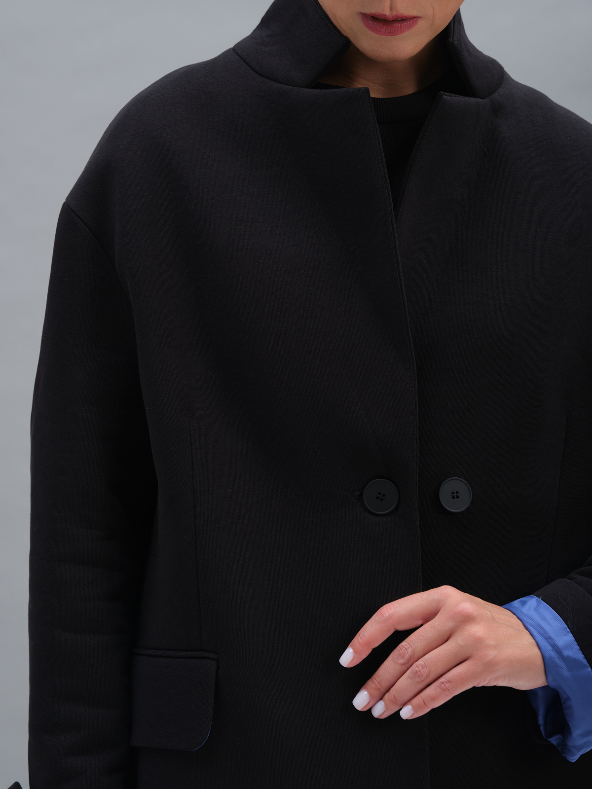 Черный жакет из футера