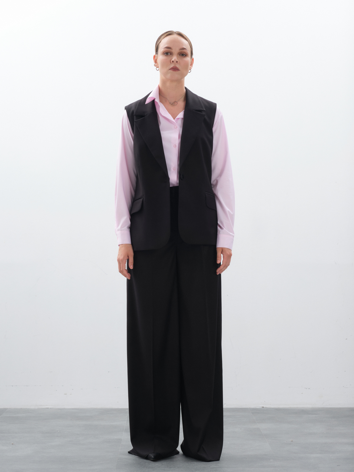 Широкие базовые черные брюки